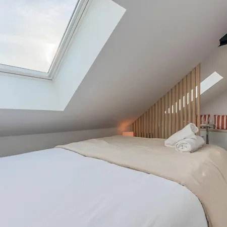 Appartement Sous Les Combles Côté Cour, Parking Gratuit