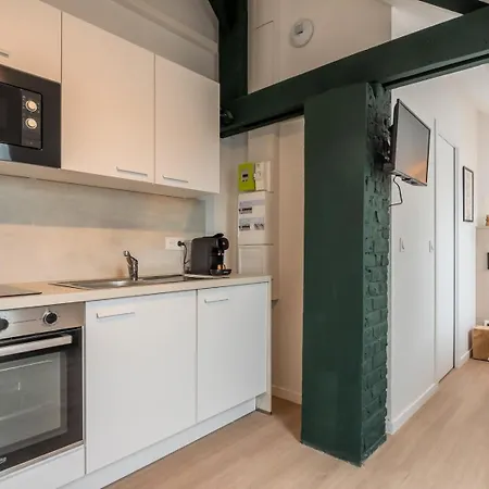 Sous Les Combles Cote Cour, Parking Gratuit *