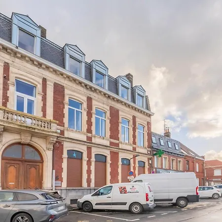 Sous Les Combles Cote Cour, Parking Gratuit * Villeneuve-d'Ascq