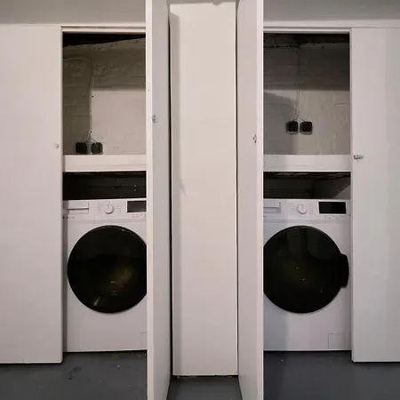 Sous Les Combles Cote Cour, Parking Gratuit شقة