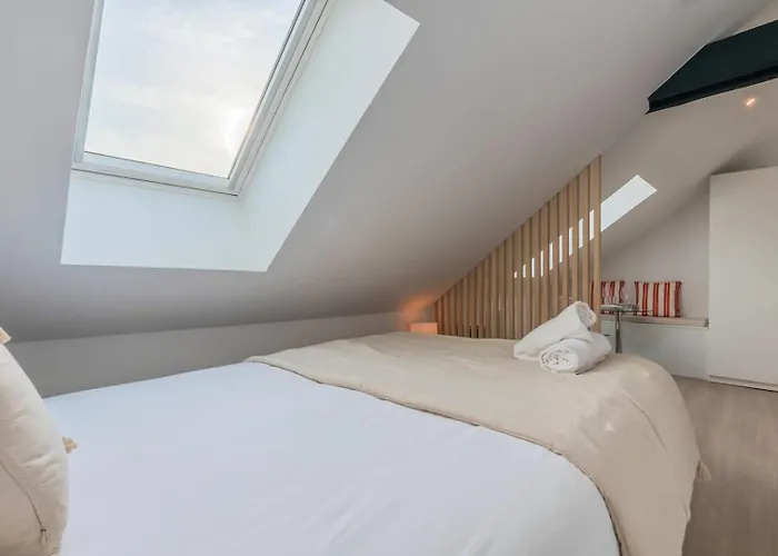 Appartement Sous Les Combles Côté Cour, Parking Gratuit