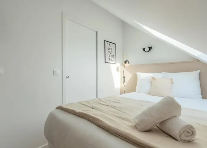 Sous Les Combles Côté Cour, Parking Gratuit * Villeneuve-d'Ascq